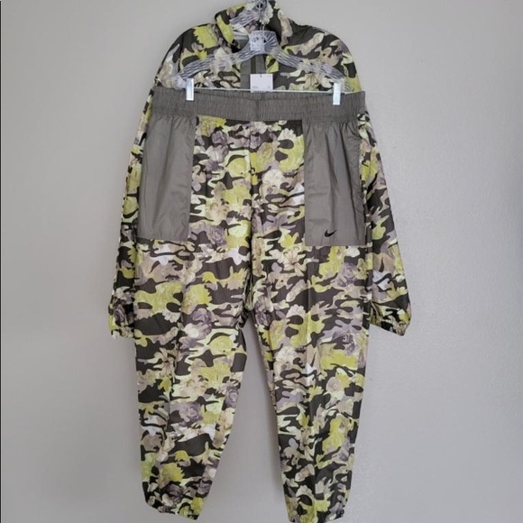 ‼️ONLY 1‼️ Nike Women’s Outfit XXL - Picture 2 of 16